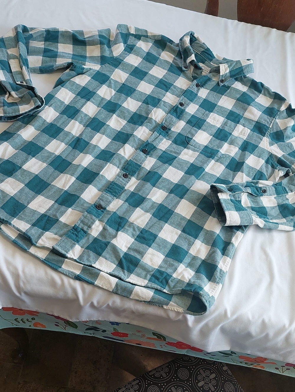St. John's Bay Green And Cream Checked Flannel .Mens Size XL
